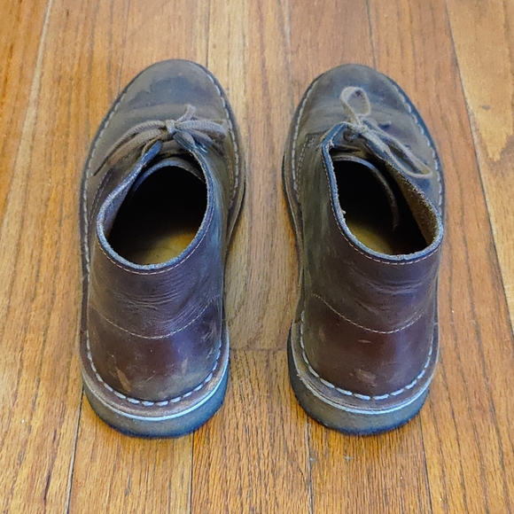 Size 5 Women's Clarks Desert Boots with crepe sole - Picture 2 of 3
